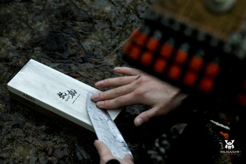 Wie du dein japanisches Messer wie ein Samurai pflegst