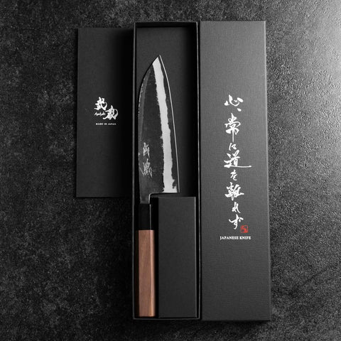 Santoku Blue Steel #2 Edelstahlummantelung Kurouchi Büffelhorn und Walnussholz Griff 165mm-[Musashi]-[Japan-Küchenmesser]