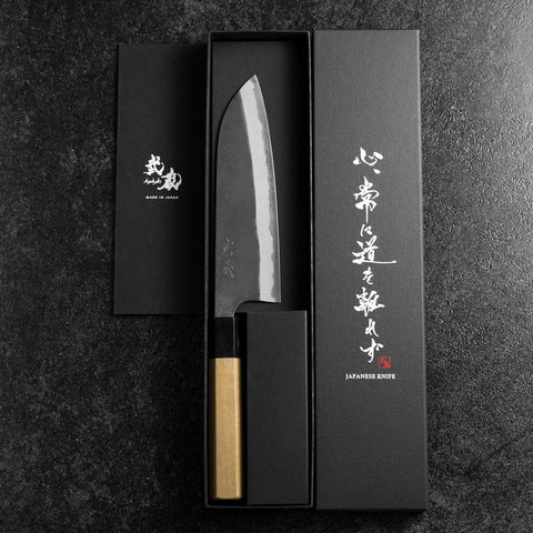 Santoku Blue Steel #2 Kurouchi Damast Büffelhorn und Magnolienholz Griff 170mm-[Musashi]-[Japan-Küchenmesser]