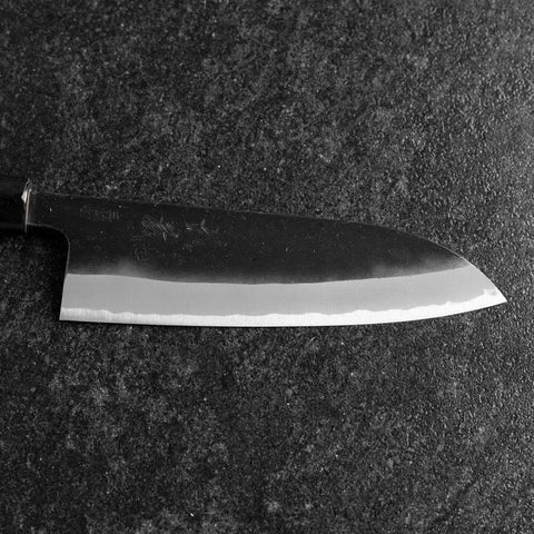 Santoku White Steel #2 Edelstahlummantelung Kurouchi Büffelhorn und Magnolienholz Griff (Kurigata) 170mm-[Musashi]-[Japan-Küchenmesser]