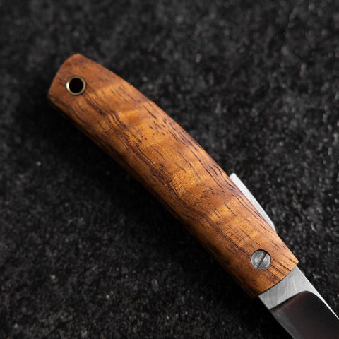Taschenmesser AUS-8 Hawaiian Koa Outdoor-Messer 55mm mit Lederscheide-[Musashi]-[Japan-Küchenmesser]